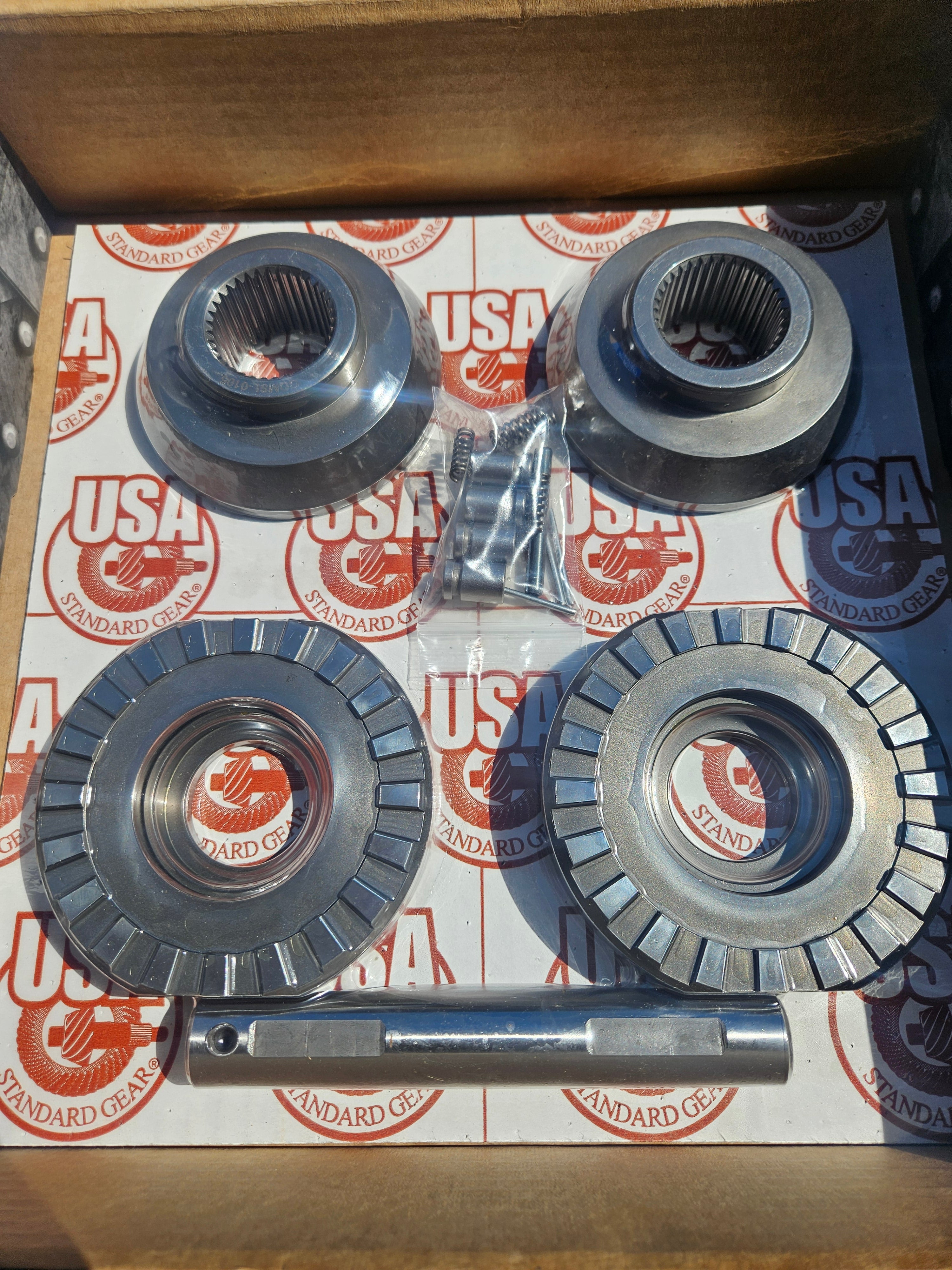 Dana 60 35 spline Spartan Locker